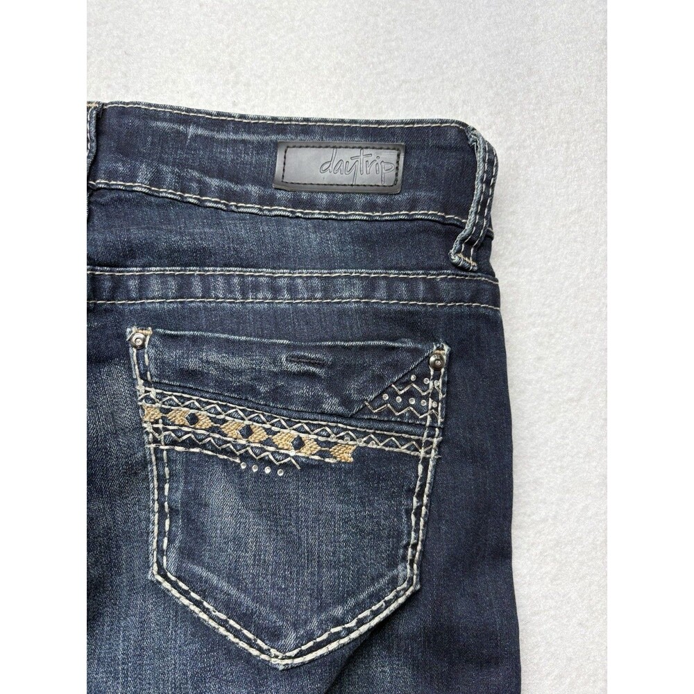 Daytrip Womens Lynx Bootcut Boot Cut Jeans Blue Embroidered Stone Wash Denim 27R - Picture 7 of 7